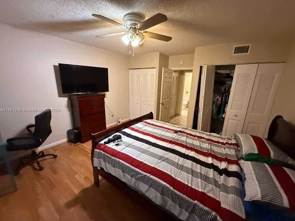 Small Image of 5915 WASHINGTON ST #116, Hollywood Number 15