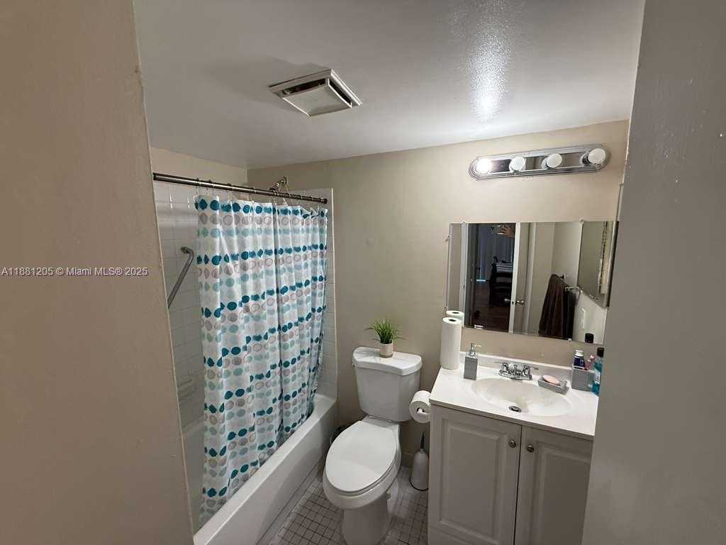 Small Image of 5915 WASHINGTON ST #116, Hollywood Number 16