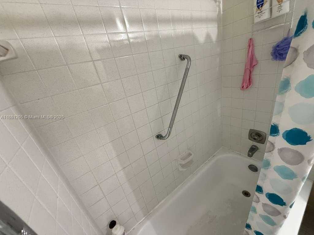 Small Image of 5915 WASHINGTON ST #116, Hollywood Number 17