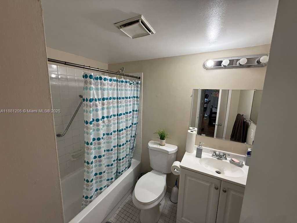 Small Image of 5915 WASHINGTON ST #116, Hollywood Number 18