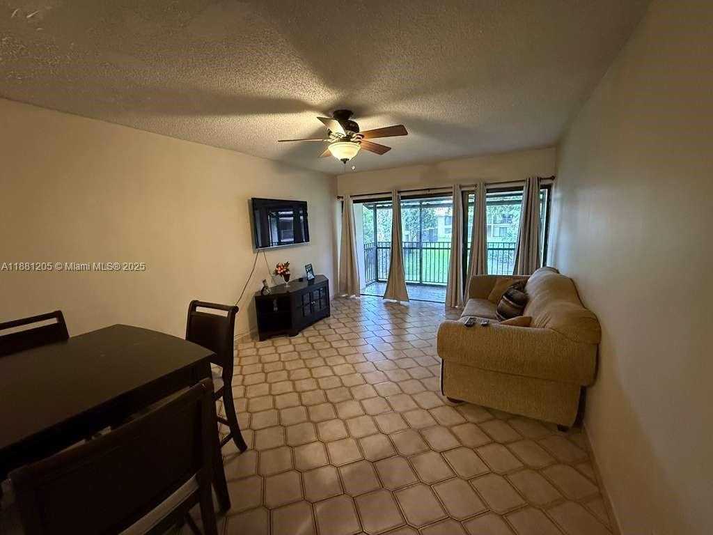 Small Image of 5915 WASHINGTON ST #116, Hollywood Number 2