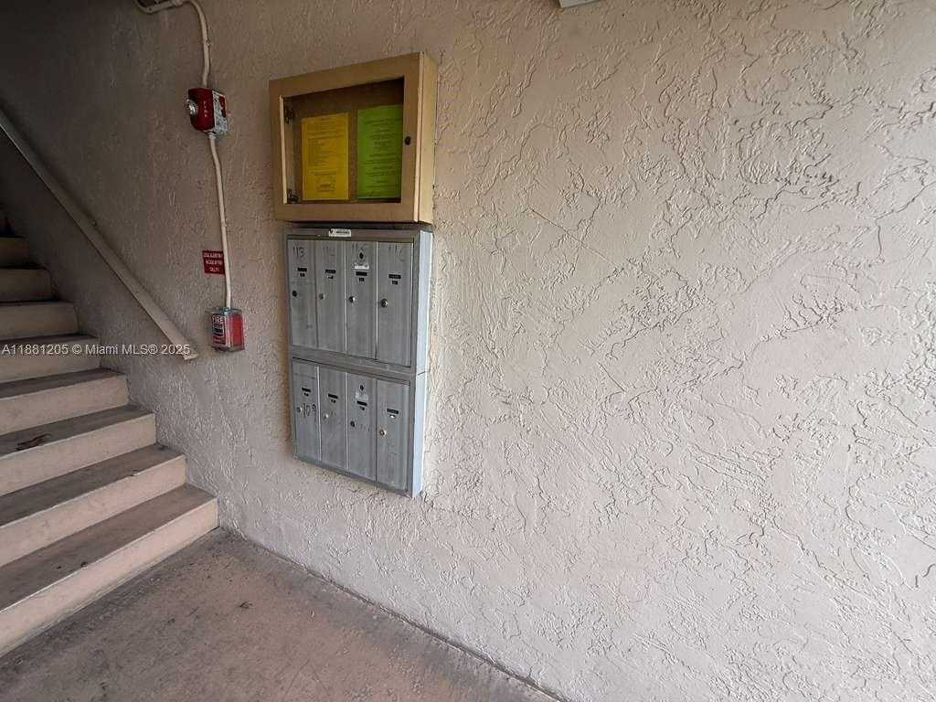 Small Image of 5915 WASHINGTON ST #116, Hollywood Number 24