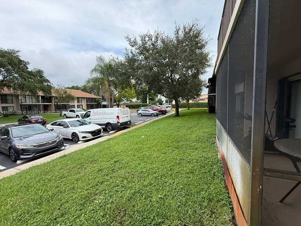Small Image of 5915 WASHINGTON ST #116, Hollywood Number 25