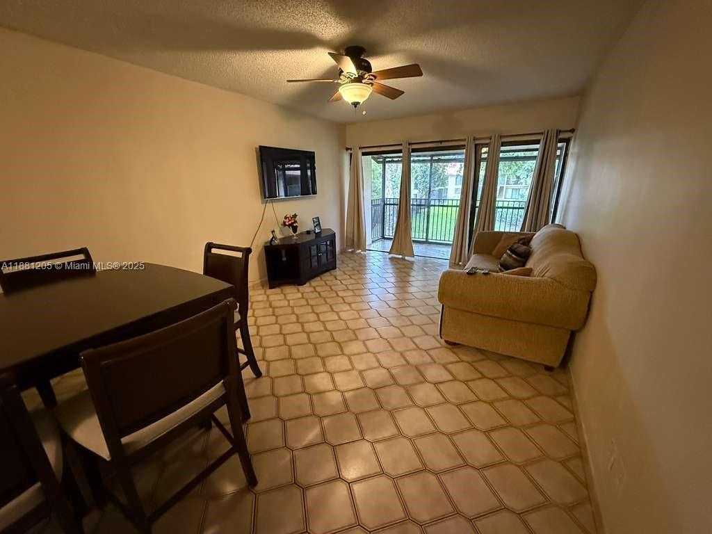 Small Image of 5915 WASHINGTON ST #116, Hollywood Number 3