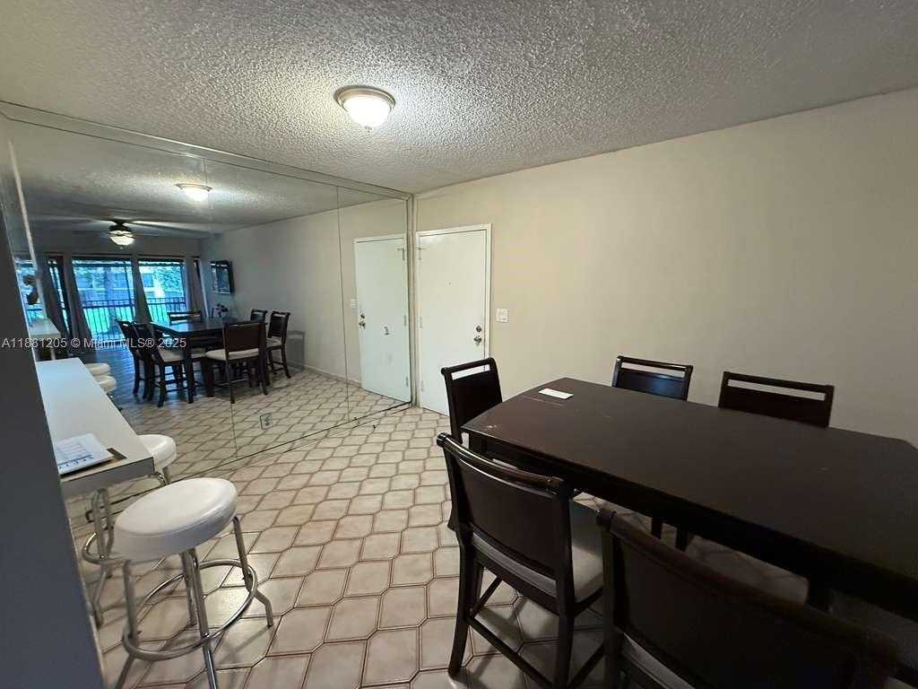 Small Image of 5915 WASHINGTON ST #116, Hollywood Number 4