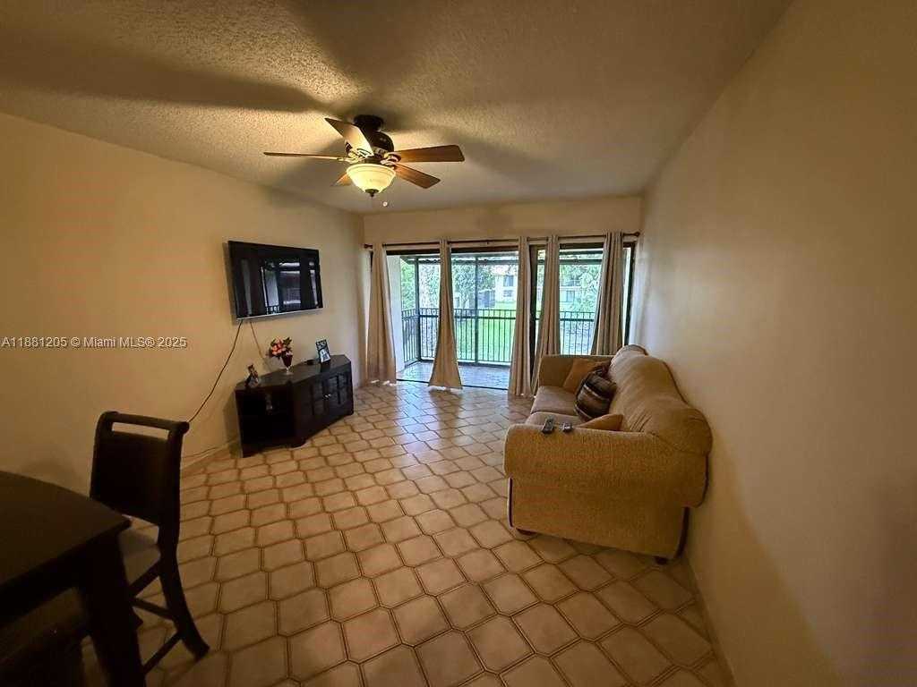 Small Image of 5915 WASHINGTON ST #116, Hollywood Number 7