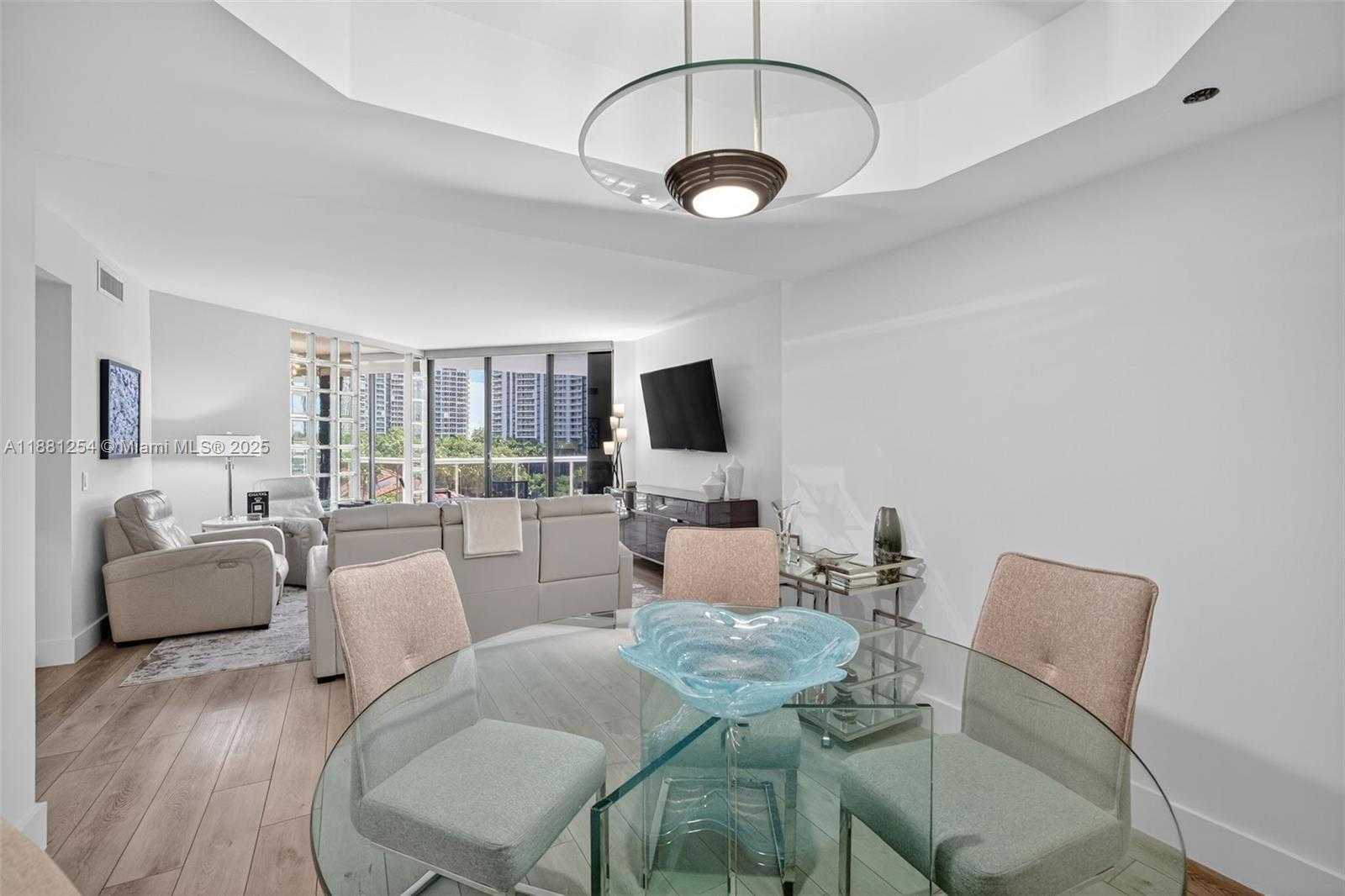 Small Image of 3610 YACHT CLUB DR #508, Aventura Number 11