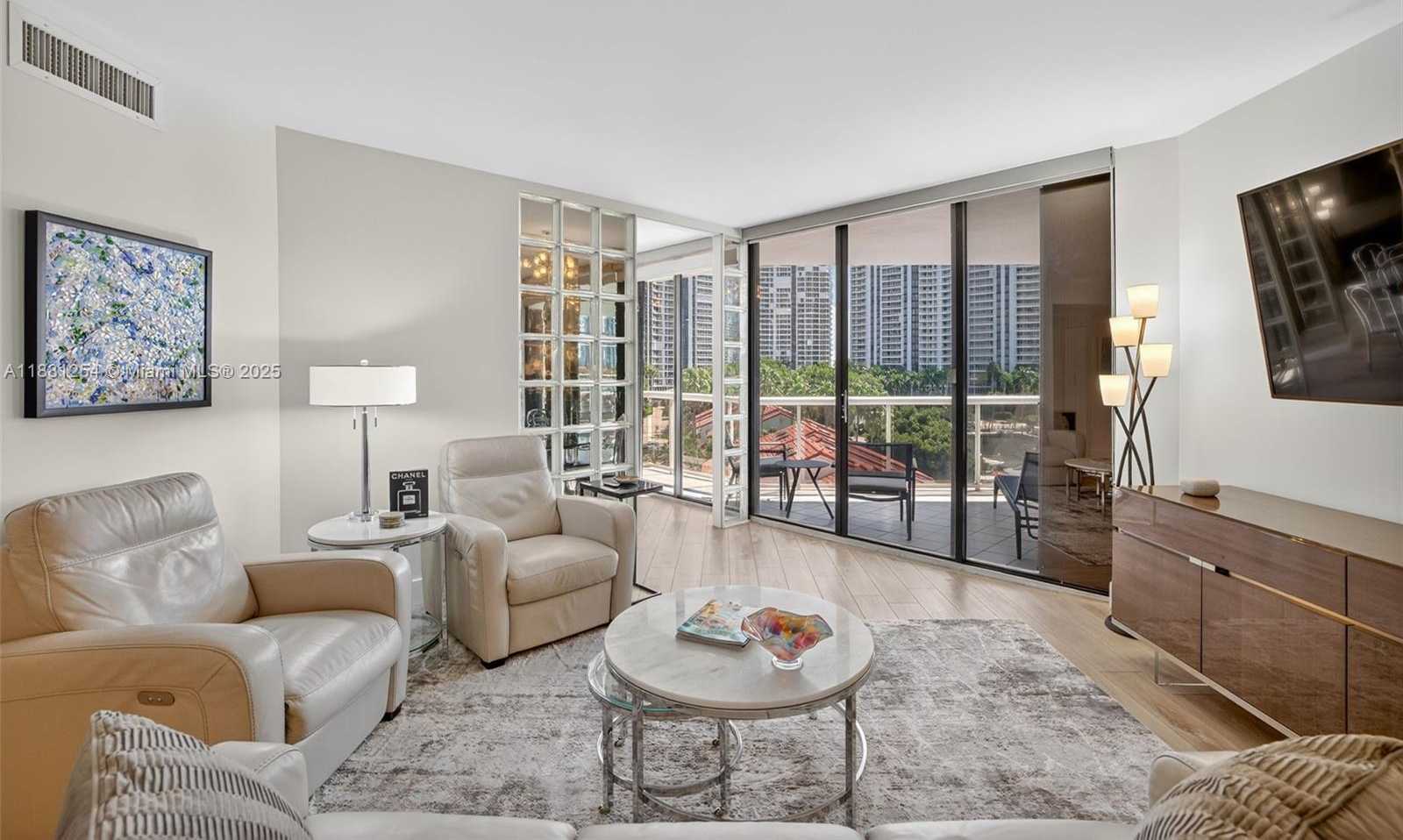 Small Image of 3610 YACHT CLUB DR #508, Aventura Number 13