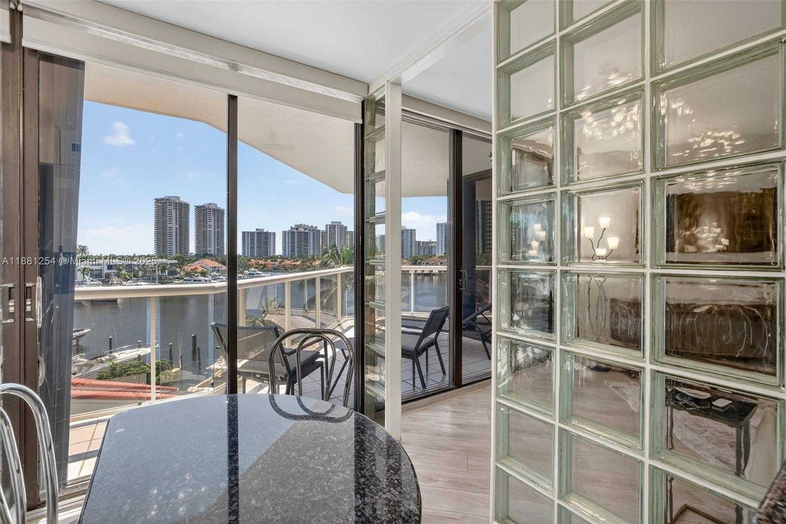Small Image of 3610 YACHT CLUB DR #508, Aventura Number 19