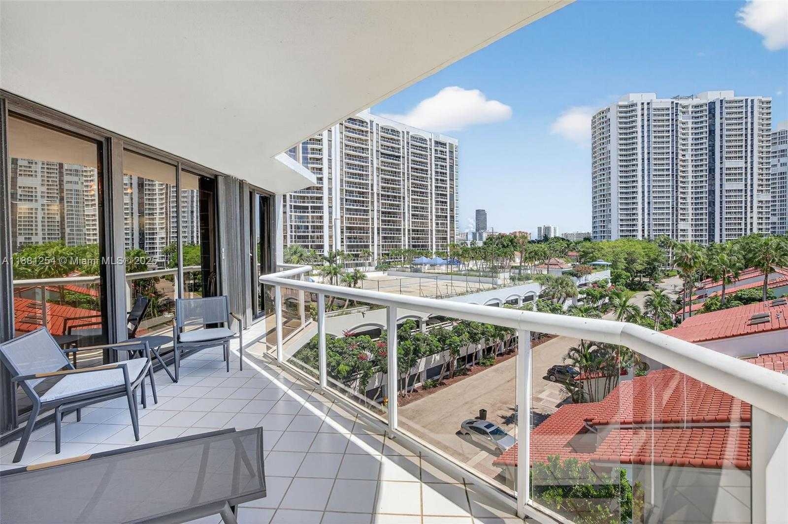 Small Image of 3610 YACHT CLUB DR #508, Aventura Number 24