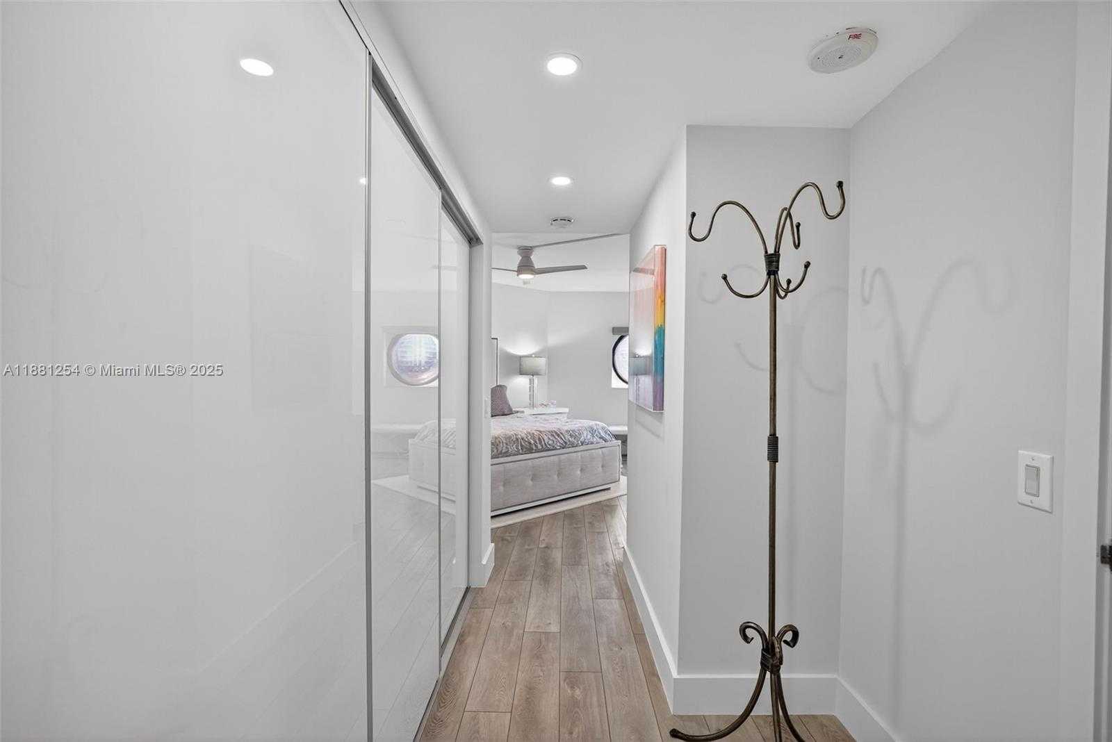 Small Image of 3610 YACHT CLUB DR #508, Aventura Number 25