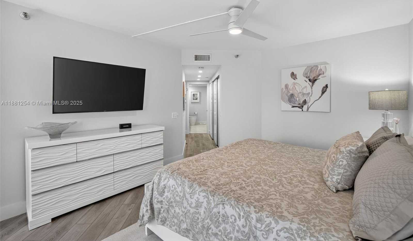 Small Image of 3610 YACHT CLUB DR #508, Aventura Number 29
