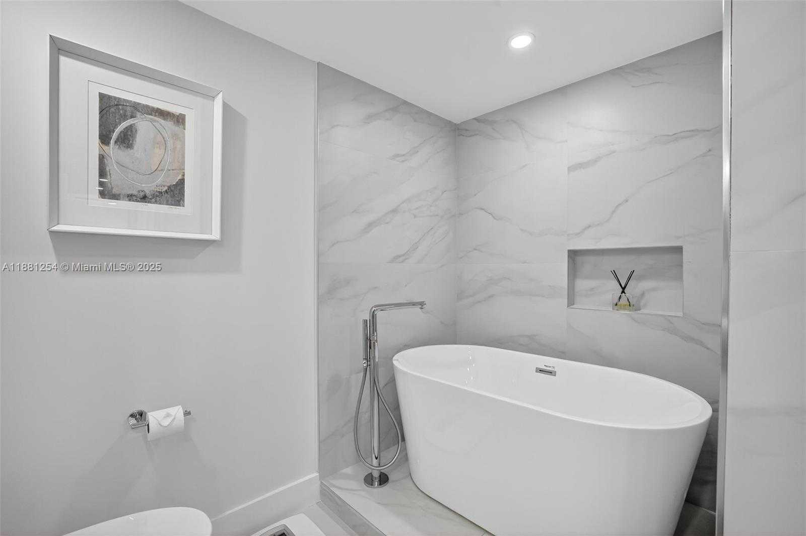 Small Image of 3610 YACHT CLUB DR #508, Aventura Number 35