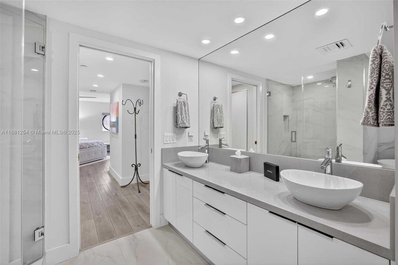 Small Image of 3610 YACHT CLUB DR #508, Aventura Number 36