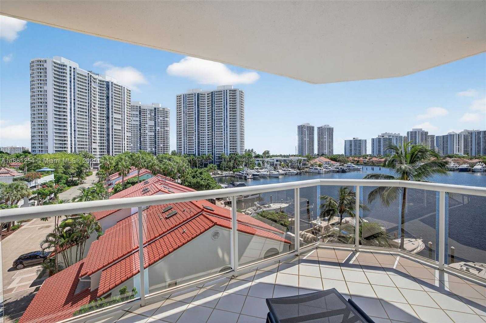 Small Image of 3610 YACHT CLUB DR #508, Aventura Number 37