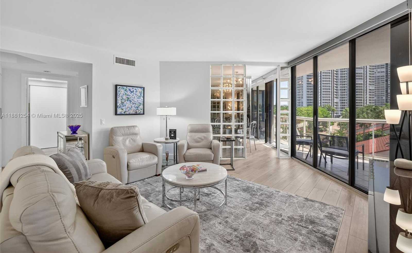 Small Image of 3610 YACHT CLUB DR #508, Aventura Number 4