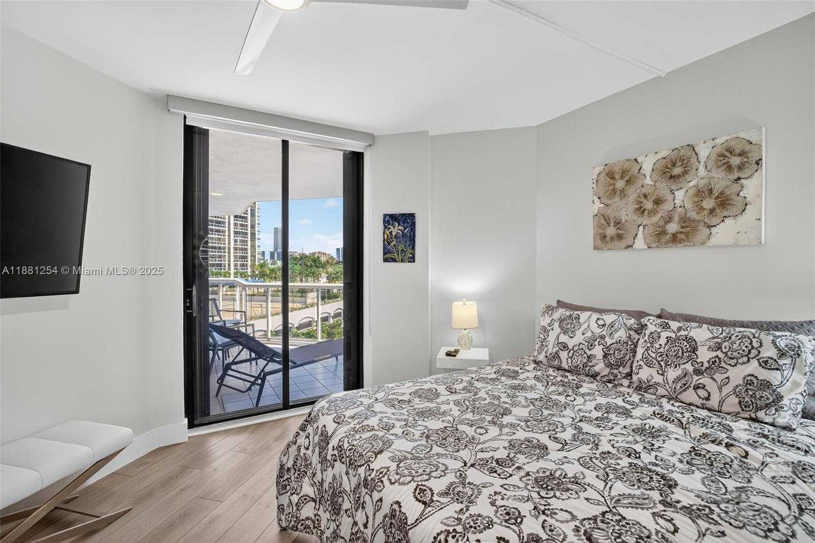 Small Image of 3610 YACHT CLUB DR #508, Aventura Number 40