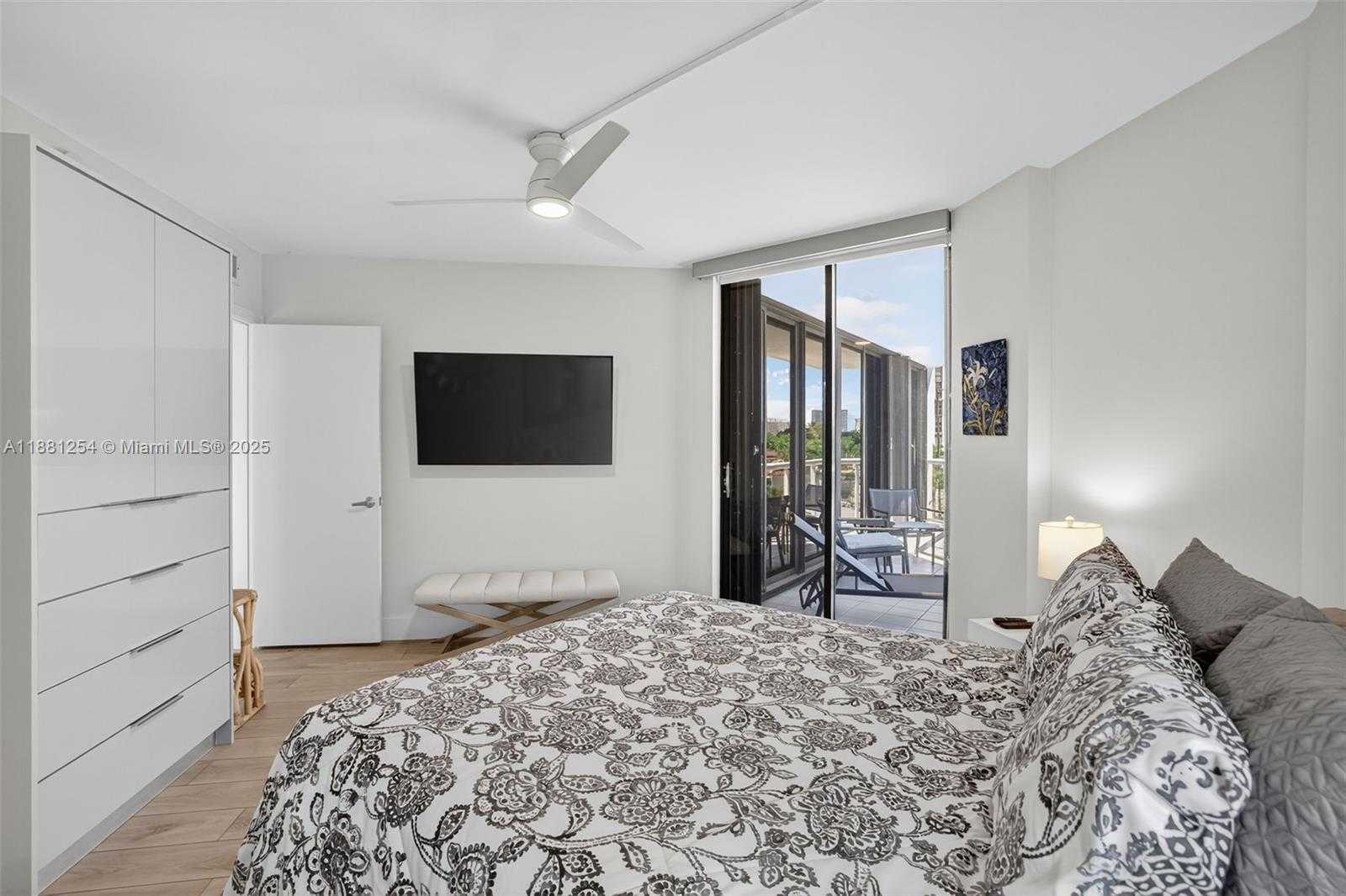 Small Image of 3610 YACHT CLUB DR #508, Aventura Number 41