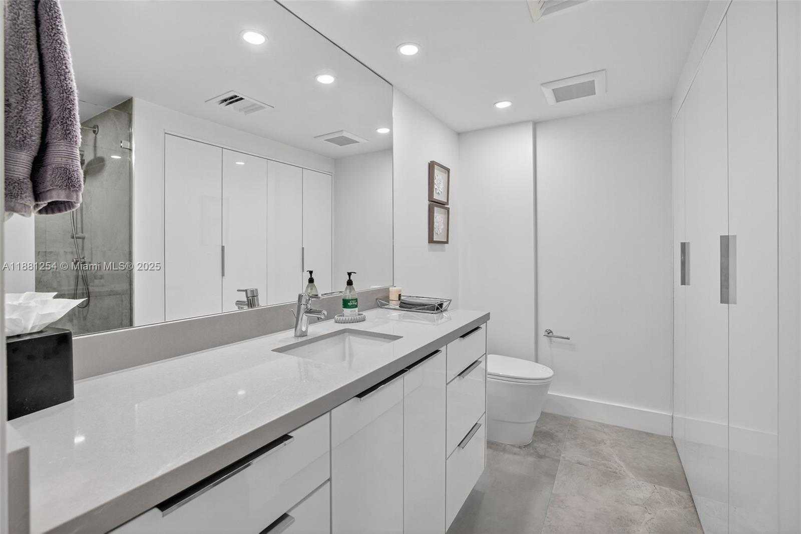 Small Image of 3610 YACHT CLUB DR #508, Aventura Number 44
