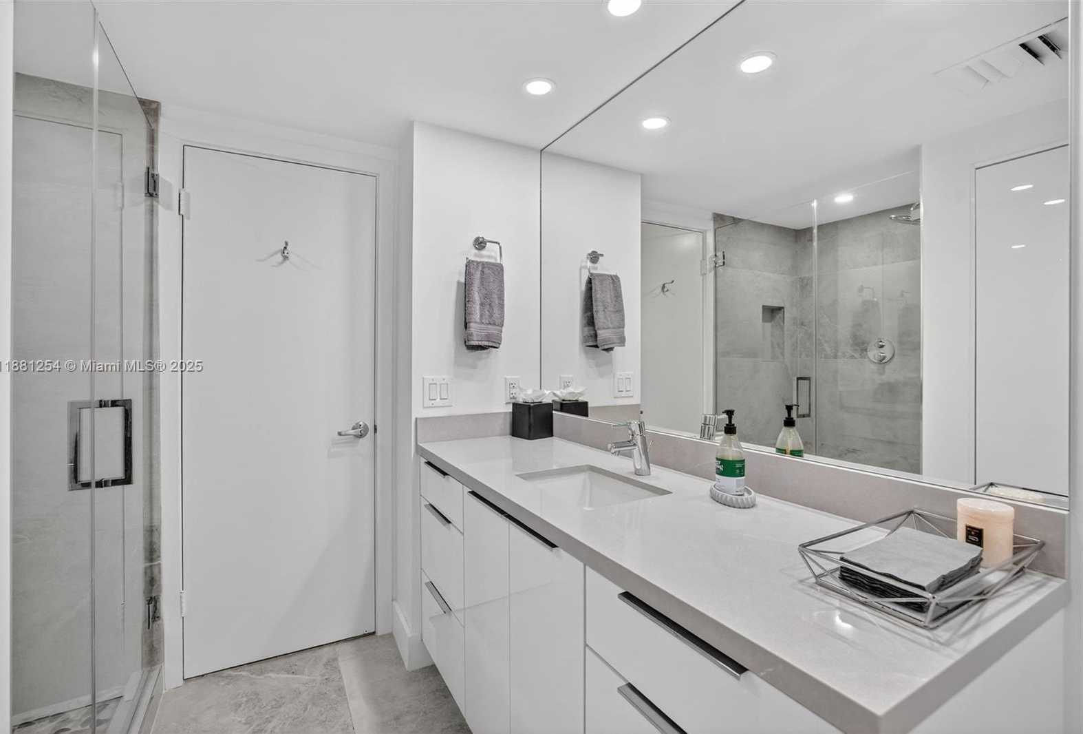 Small Image of 3610 YACHT CLUB DR #508, Aventura Number 46
