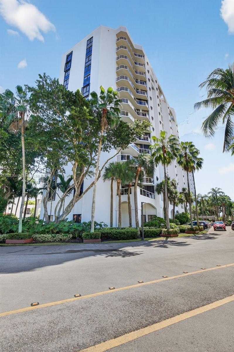 Small Image of 3610 YACHT CLUB DR #508, Aventura Number 57