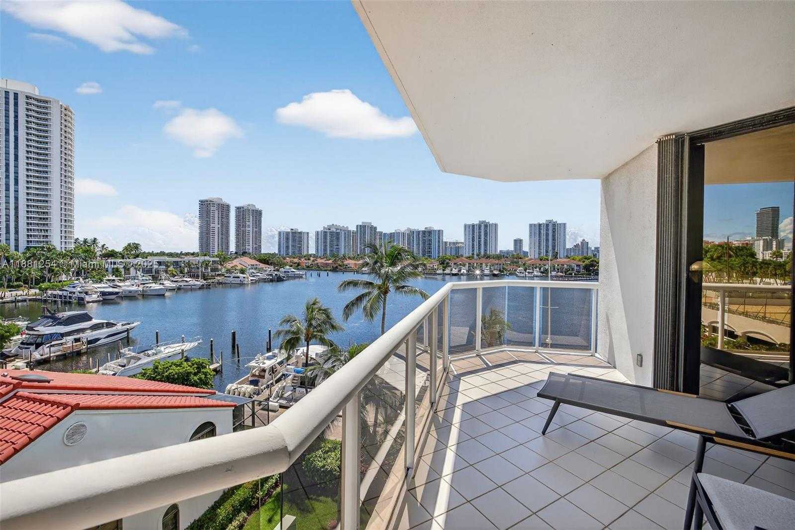 Small Image of 3610 YACHT CLUB DR #508, Aventura Number 7