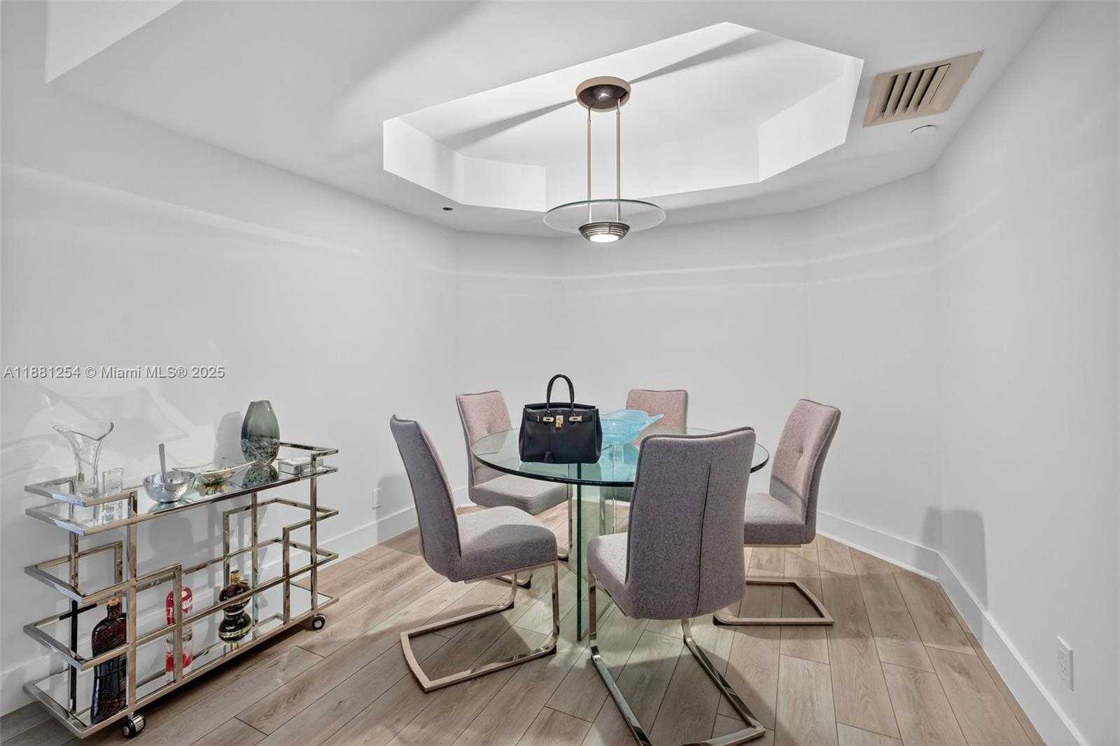 Small Image of 3610 YACHT CLUB DR #508, Aventura Number 9