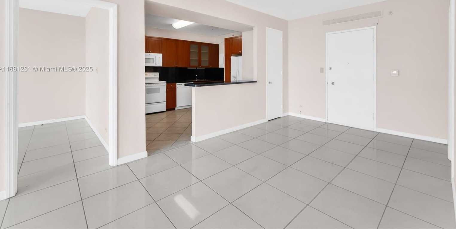 Small Image of 5055 COLLINS AVE #7N, Miami Beach Number 17