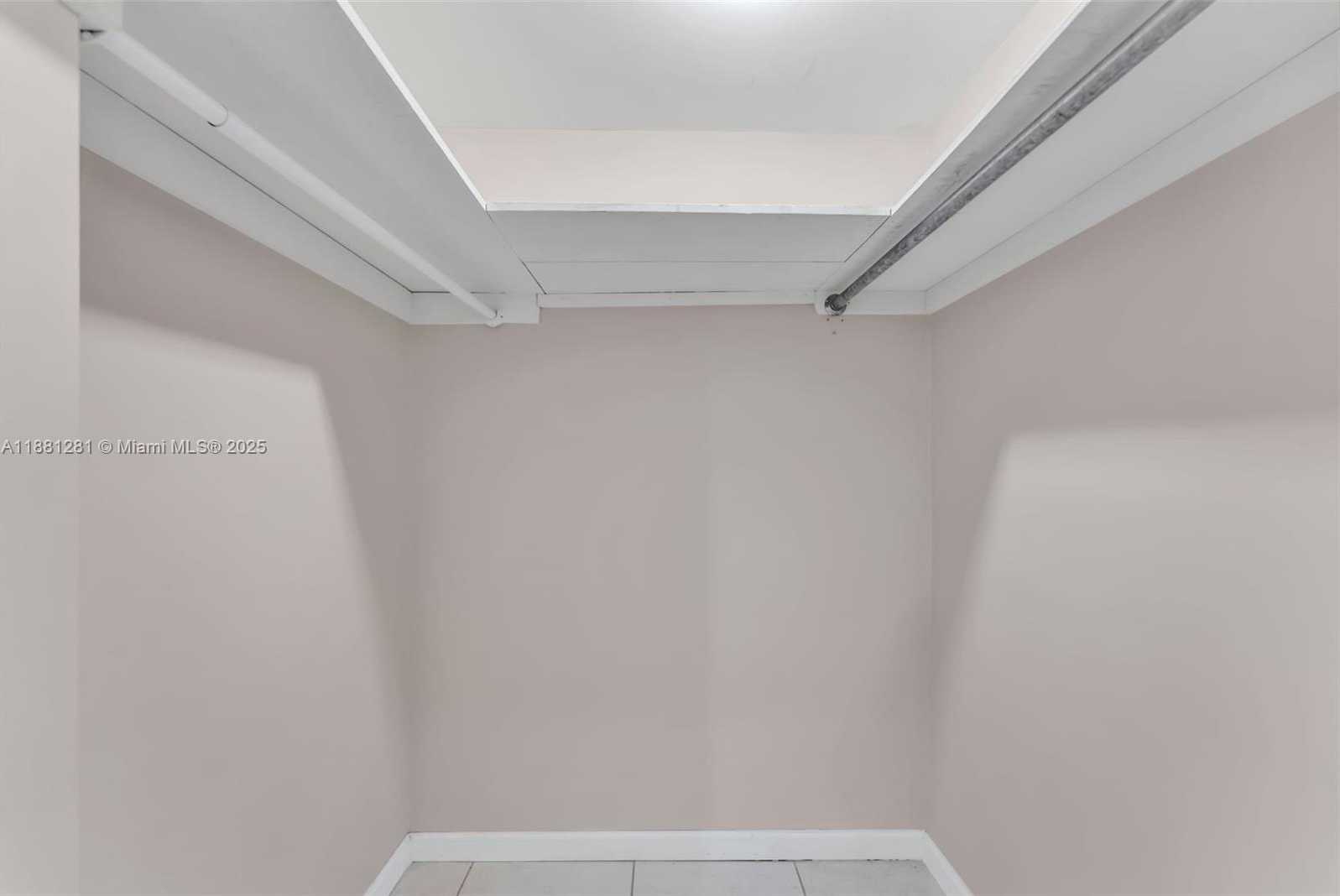 Small Image of 5055 COLLINS AVE #7N, Miami Beach Number 22