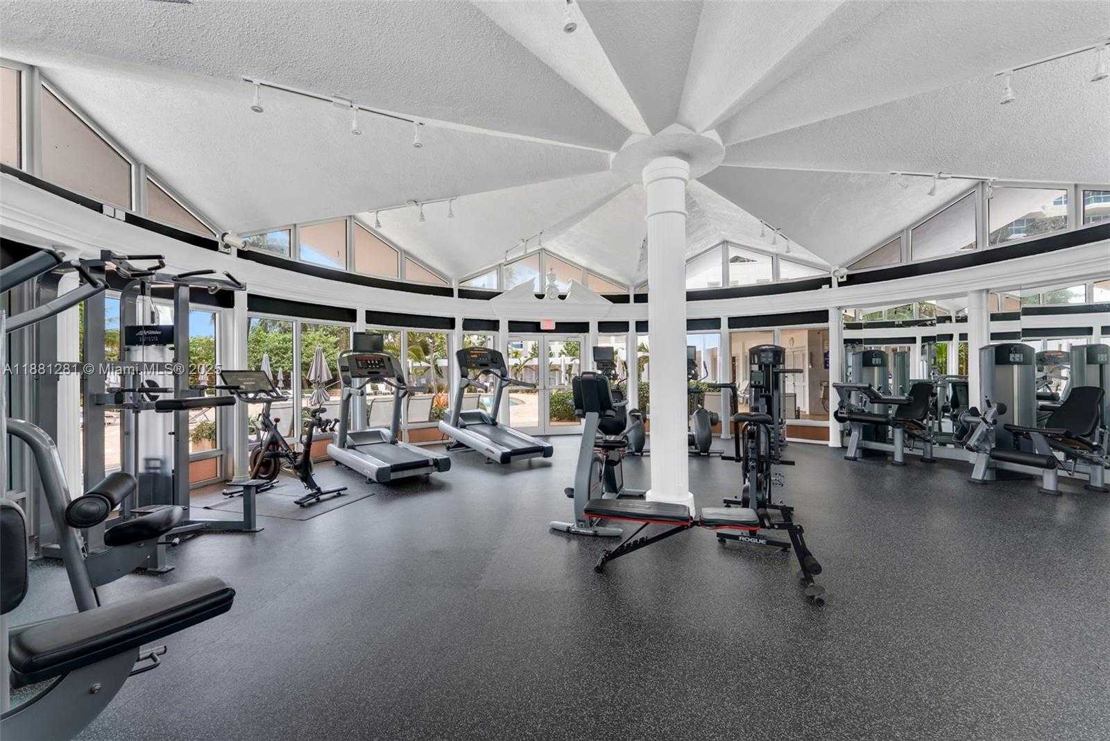 Small Image of 5055 COLLINS AVE #7N, Miami Beach Number 26