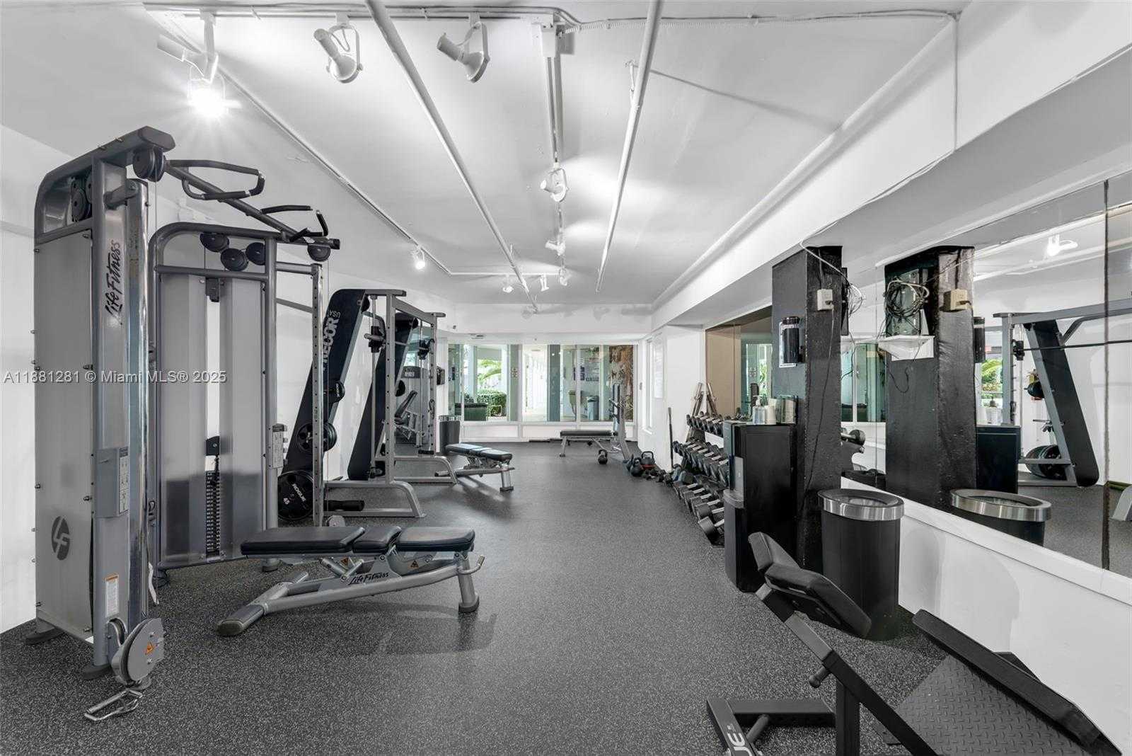Small Image of 5055 COLLINS AVE #7N, Miami Beach Number 27