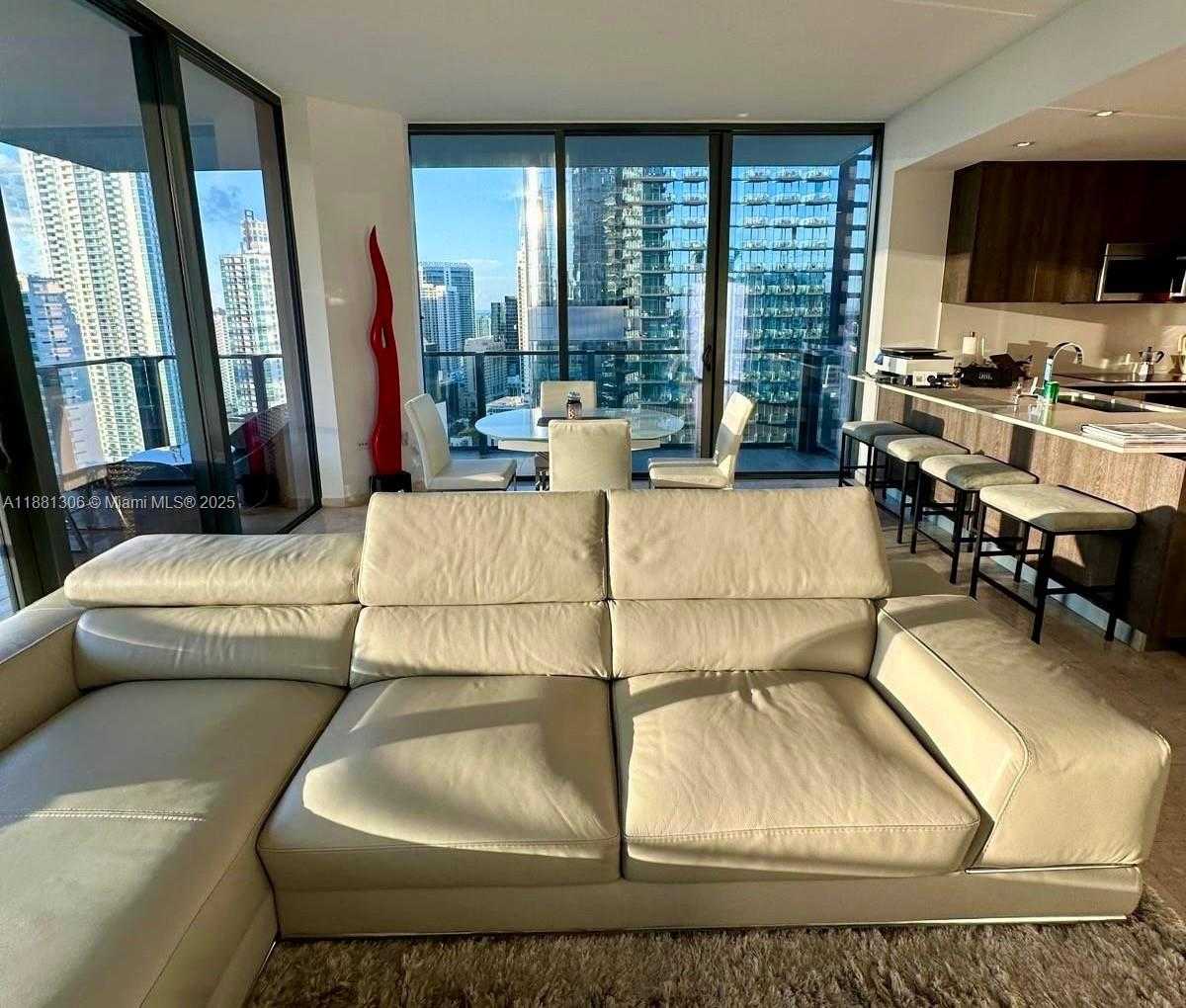 Small Image of 68 SOUTH EAST 6TH ST #2801, Miami Number 4