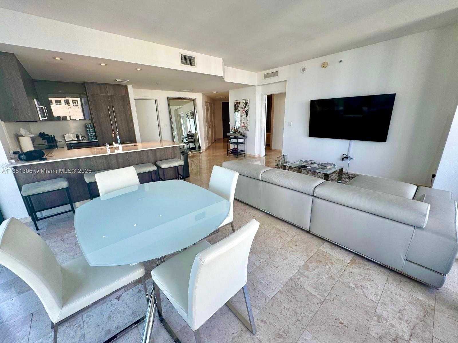 Small Image of 68 SOUTH EAST 6TH ST #2801, Miami Number 6