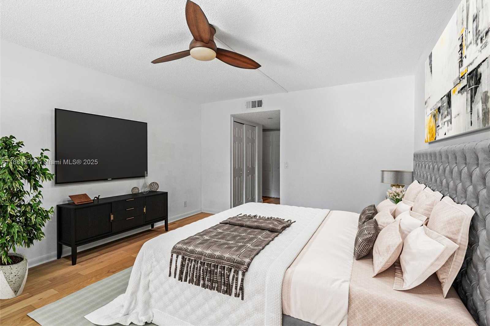 Small Image of 410 LAKEVIEW DR #204, Weston Number 10