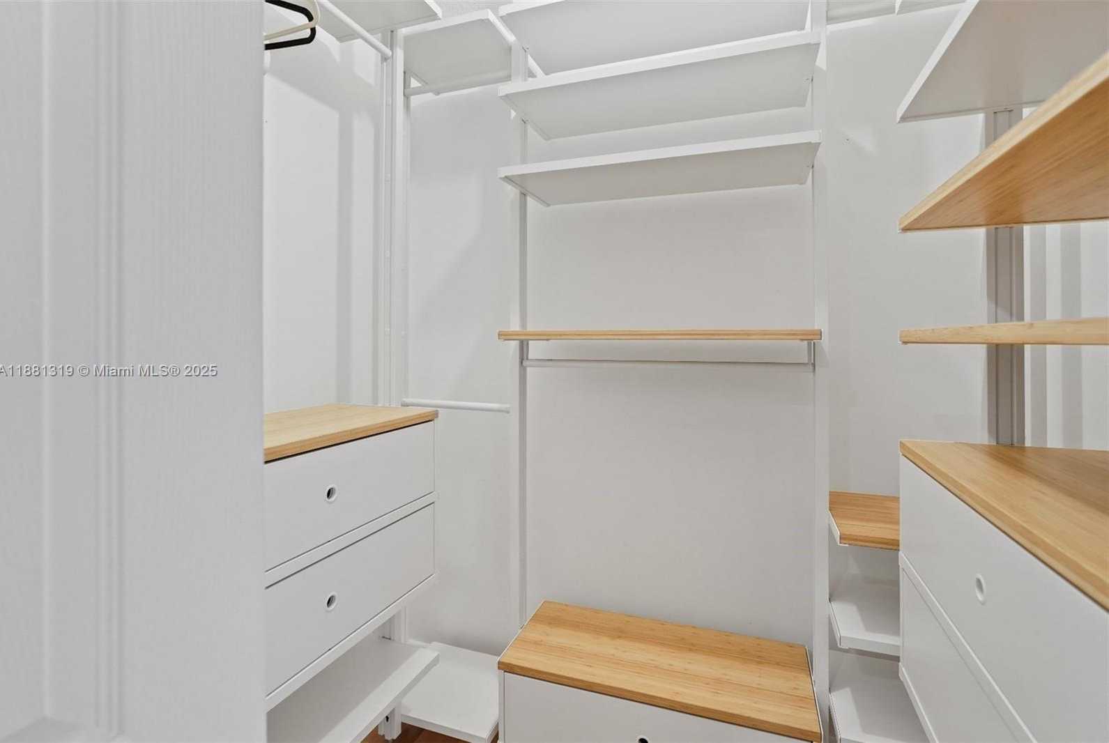 Small Image of 410 LAKEVIEW DR #204, Weston Number 13