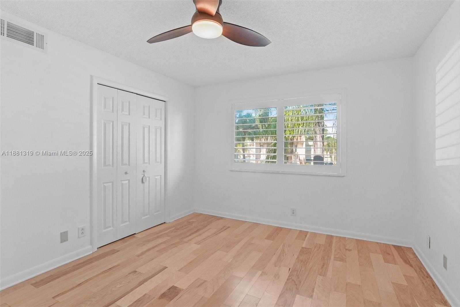 Small Image of 410 LAKEVIEW DR #204, Weston Number 17