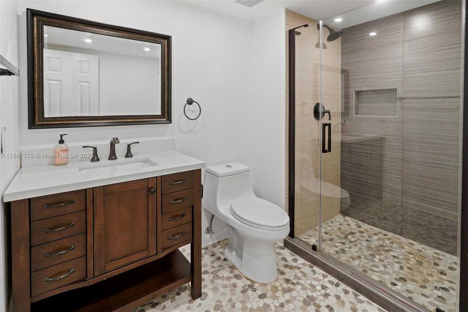Small Image of 410 LAKEVIEW DR #204, Weston Number 21