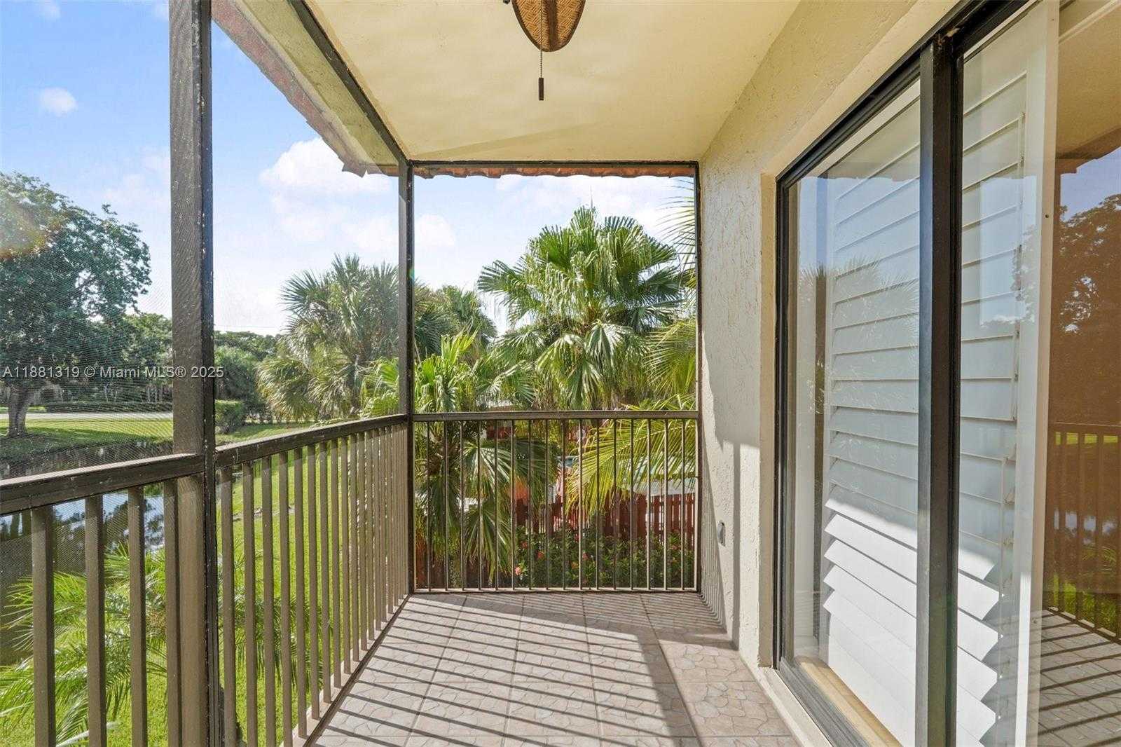 Small Image of 410 LAKEVIEW DR #204, Weston Number 23
