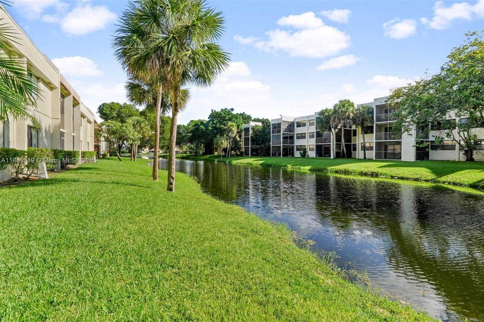 Small Image of 410 LAKEVIEW DR #204, Weston Number 25