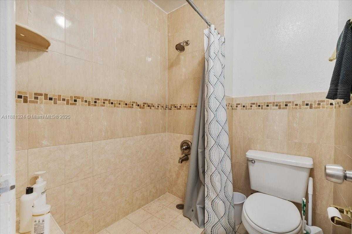 Small Image of 16273 LAUREL DR #7, Weston Number 10