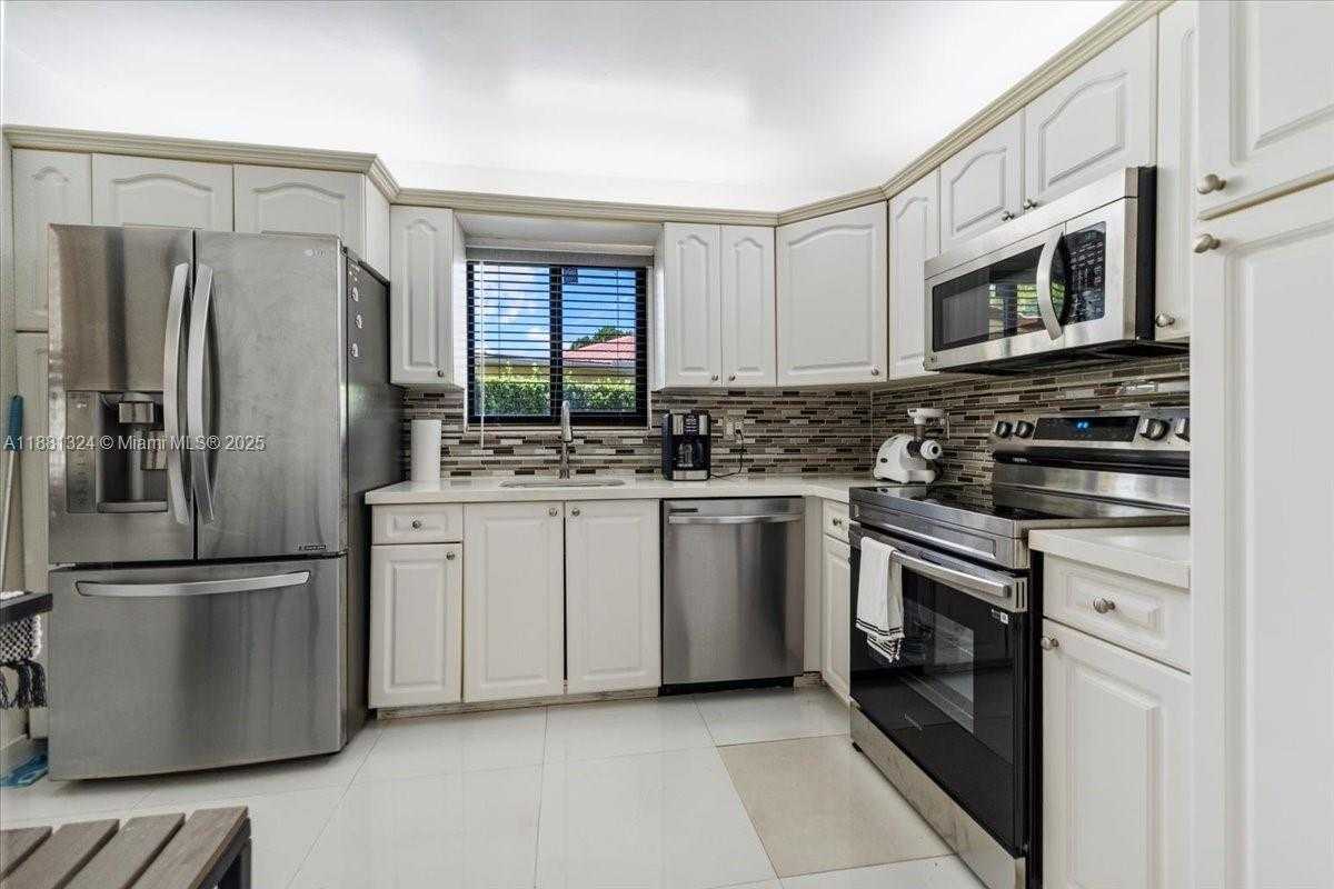 Small Image of 16273 LAUREL DR #7, Weston Number 12