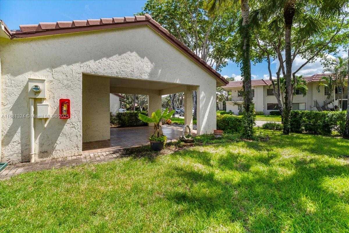 Small Image of 16273 LAUREL DR #7, Weston Number 26