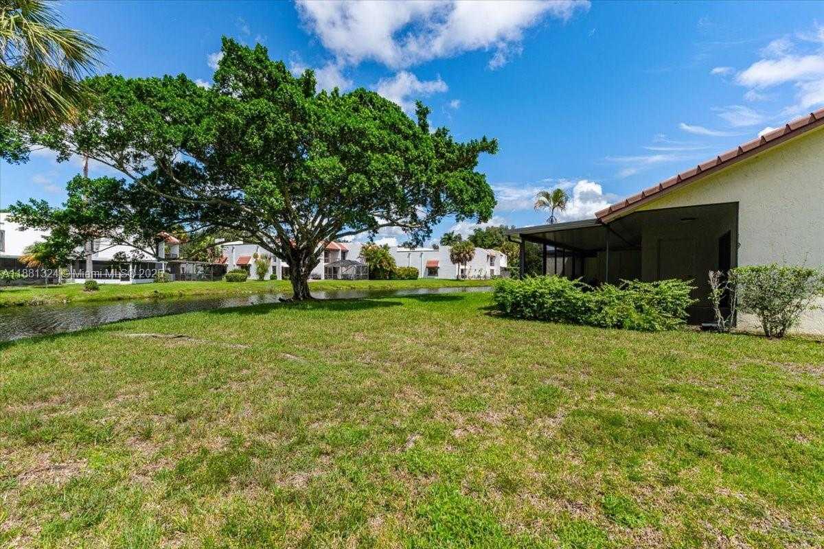 Small Image of 16273 LAUREL DR #7, Weston Number 28