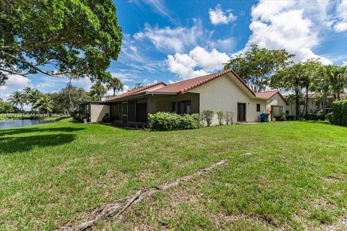 Small Image of 16273 LAUREL DR #7, Weston Number 29