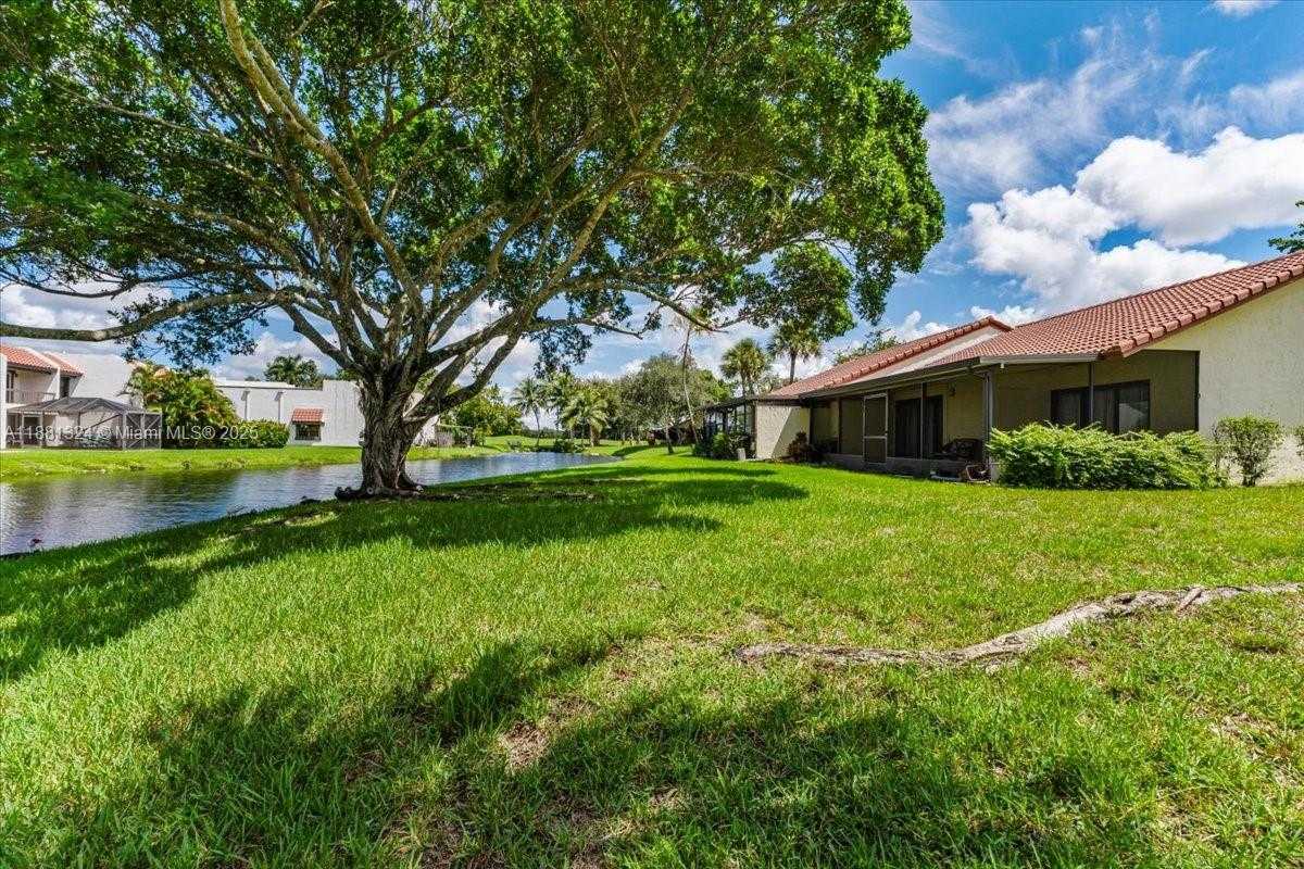 Small Image of 16273 LAUREL DR #7, Weston Number 30
