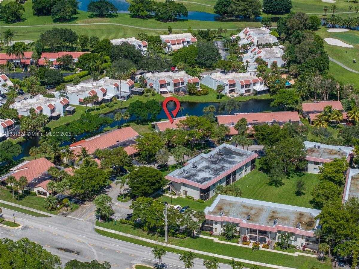 Small Image of 16273 LAUREL DR #7, Weston Number 32