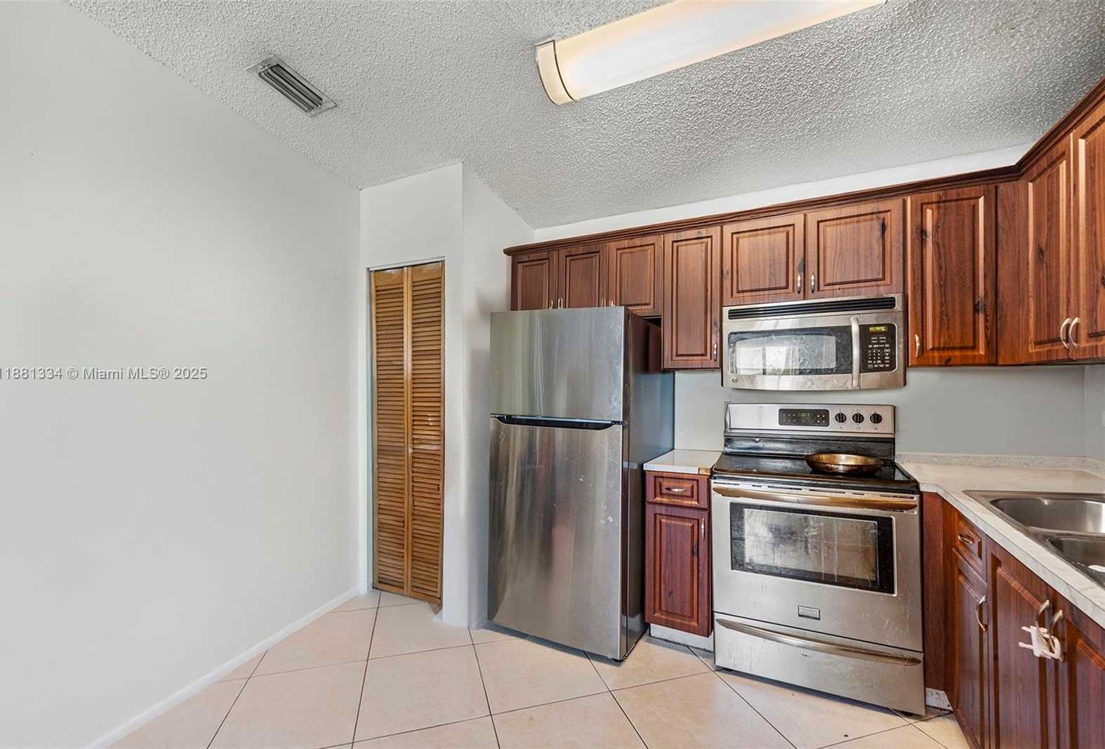 Small Image of 3630 NORTH 56TH AVE #323, Hollywood Number 5