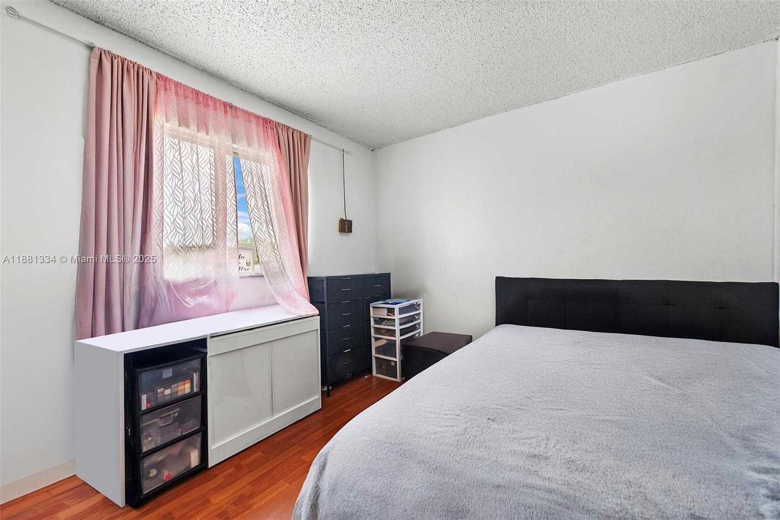 Small Image of 3630 NORTH 56TH AVE #323, Hollywood Number 9
