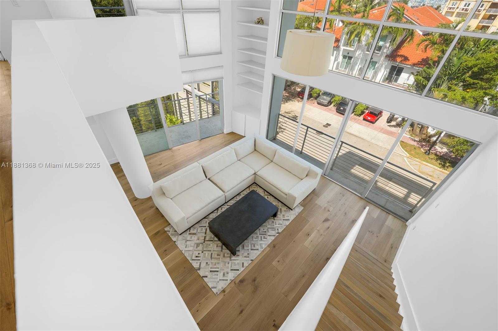Small Image of 221 JEFFERSON AVE #10, Miami Beach Number 2
