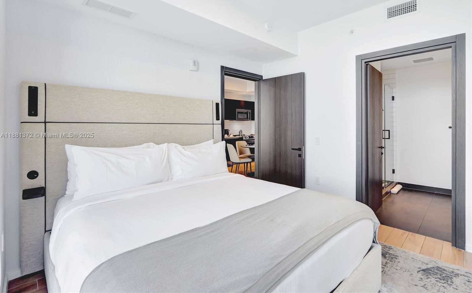 Small Image of 398 NORTH EAST 5TH ST #3810, Miami Number 9